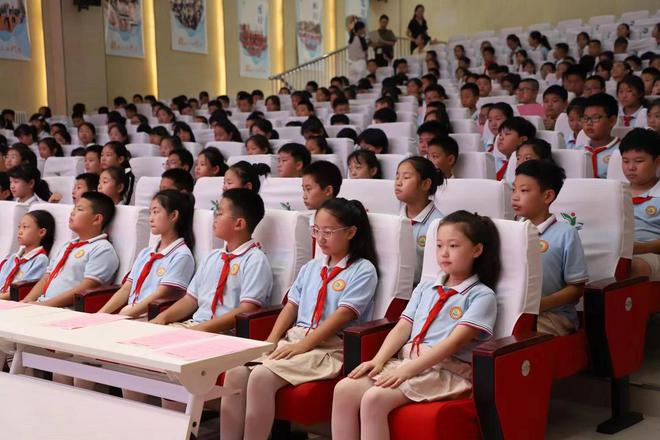 熊猫体育平台宋馨会长走进西安沣东二小传播阳光心理教育助力孩子健康成长(图5)