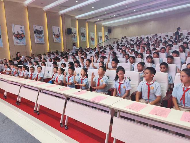 熊猫体育平台宋馨会长走进西安沣东二小传播阳光心理教育助力孩子健康成长(图6)