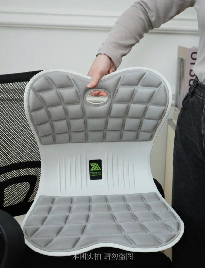 久坐伤腰！体操冠军推荐的思菲其坐垫舒适护腰久坐熊猫体育平台不累轻松养成好坐姿！(图6)