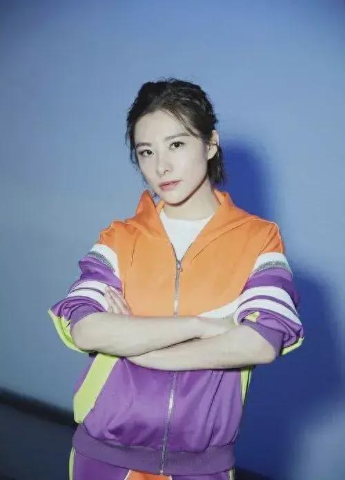 熊猫体育平台中国体操“三大美女”:张豆豆挺胸照走红刘璇举行了四次婚礼(图2)