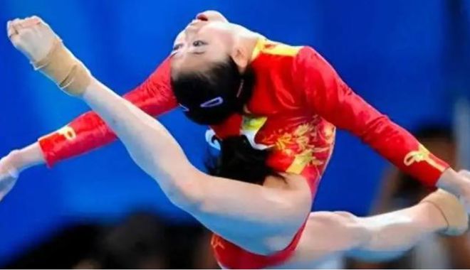 熊猫体育命苦的体操女神:遭富豪丈夫背叛儿子抚养权被抢最终净身出户(图4)