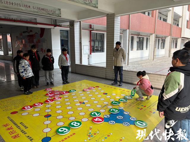 国际数棋社团打开乡村孩子“棋”妙世界(图6)